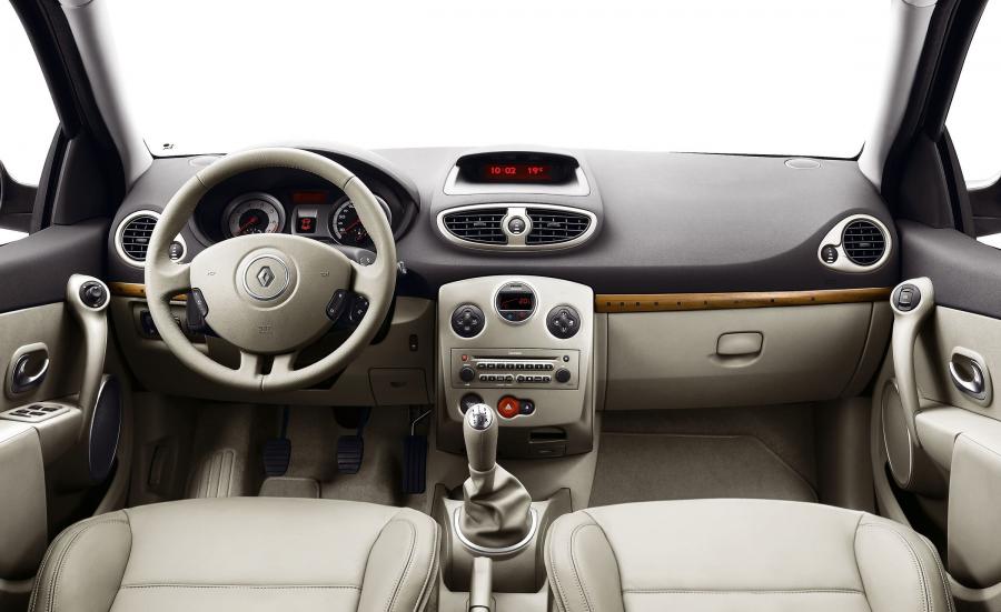  Renault Clio 2006 года  (фото 8 из 97)